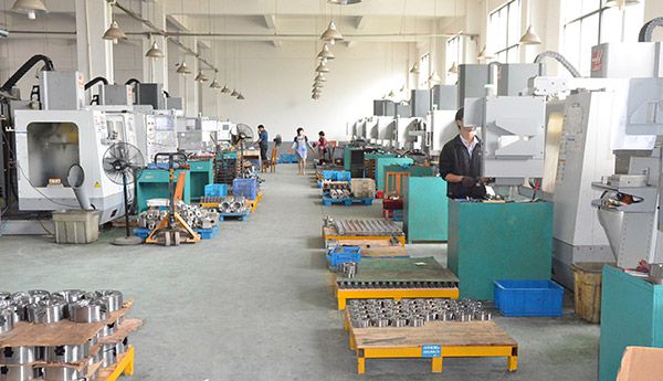 分享下数控车床中液压卡盘工作原理