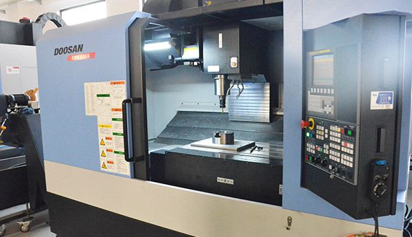 在使用内置式气动卡盘的时候需要注意哪些